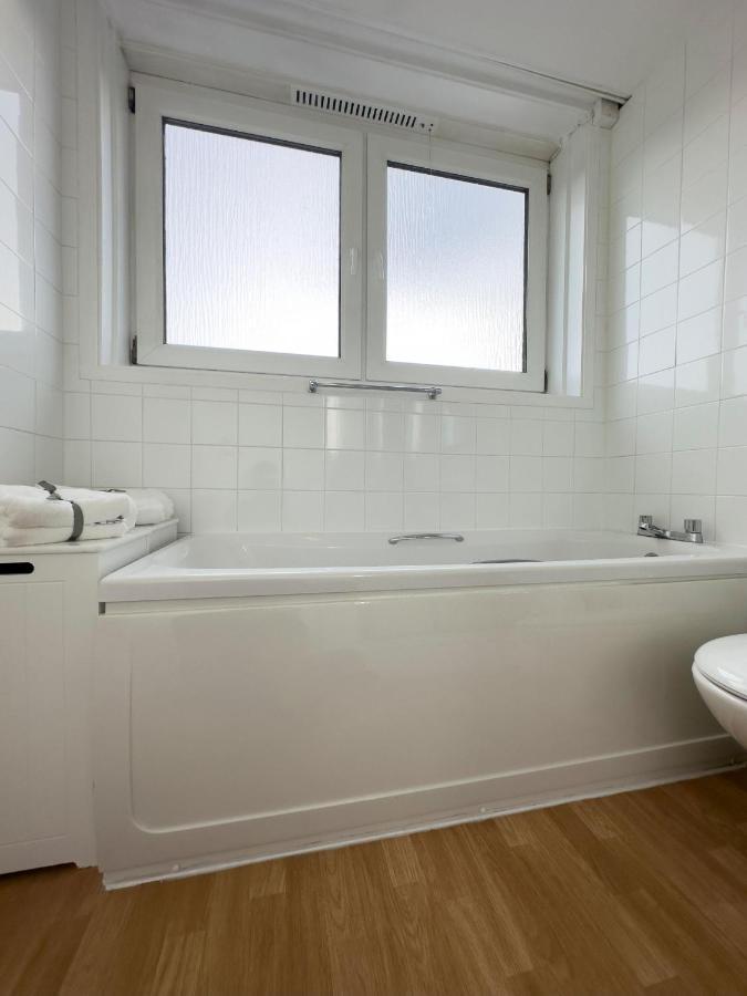 Scandi Style Apartment With Stunning Views Linlithgow Ngoại thất bức ảnh